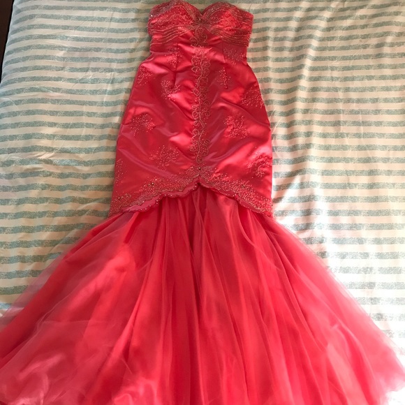 Formal Gown - Picture 1 of 4